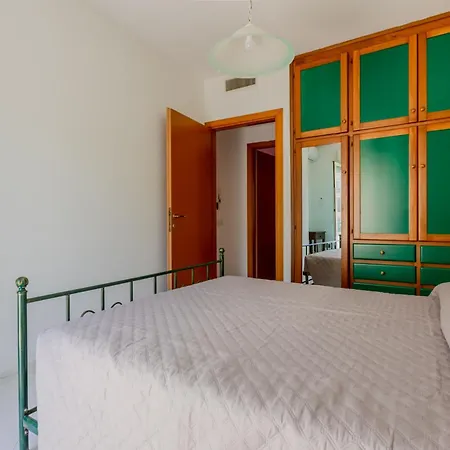 Guesthost - Alma Karalis Apartment *