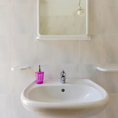 Guesthost - Alma Karalis Apartment *