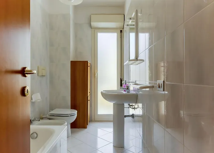 Guesthost - Alma Karalis * קליארי