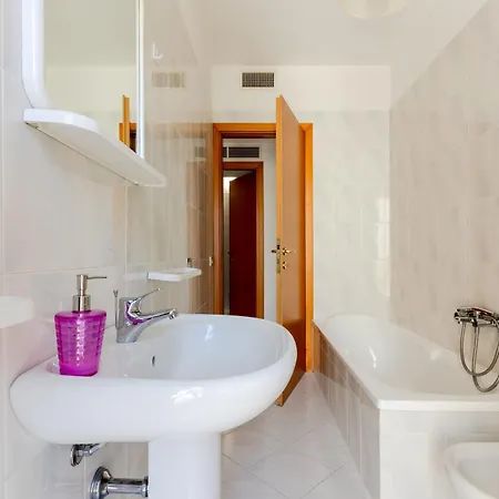 Apartment Guesthost - Alma Karalis *